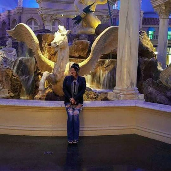 Meet your Posher, Siren - Picture 7 of 8